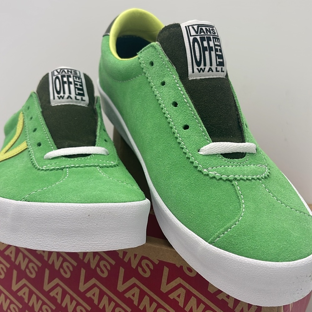 Vans MEN’S Sport Low Sport Pop Green
VN000CQRCX2
Sneakers - Picture 5 of 16